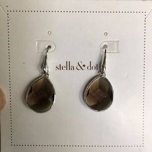Stella and Dot dangle earrings